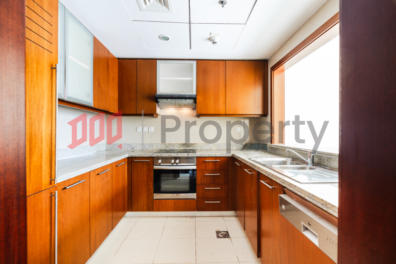 Spacious 1 Bed | Fountain view| VACANT